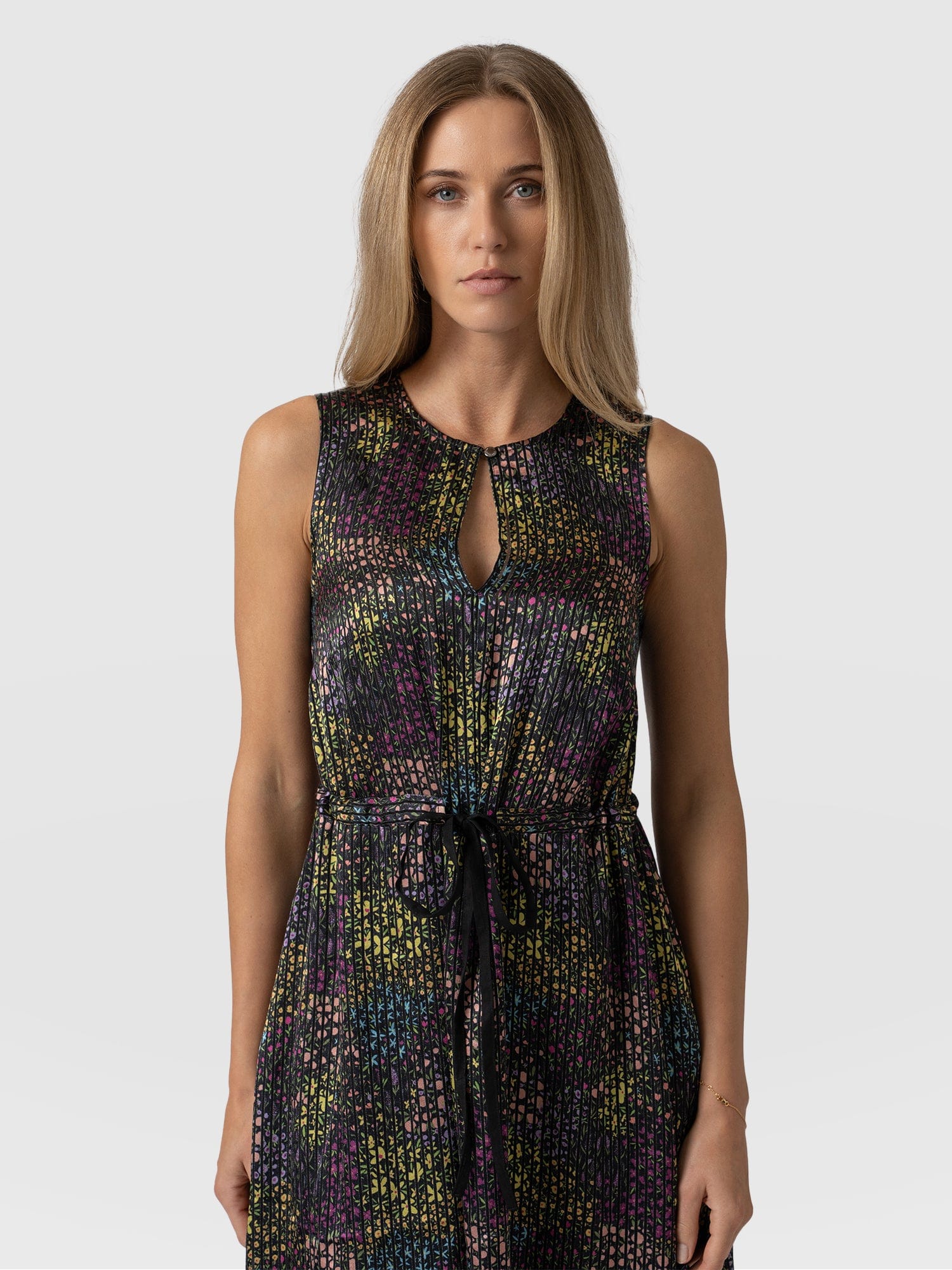 Jodi Cinched Waist Dress Ditsy Floral Burnout - Women's Dresses | Saint + Sofia® EU